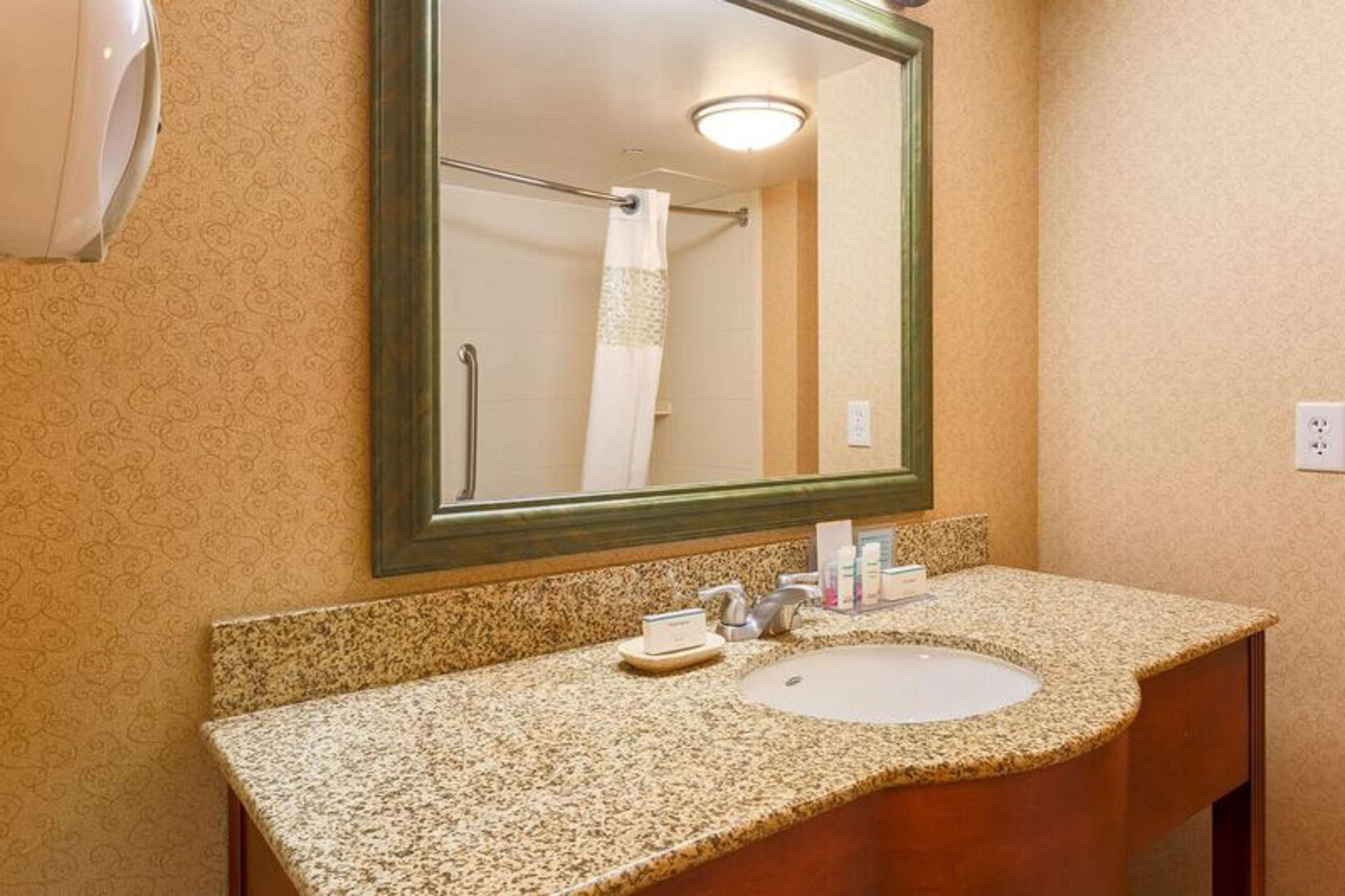 Hampton Inn & Suites Poughkeepsie Spackenkill Extérieur photo