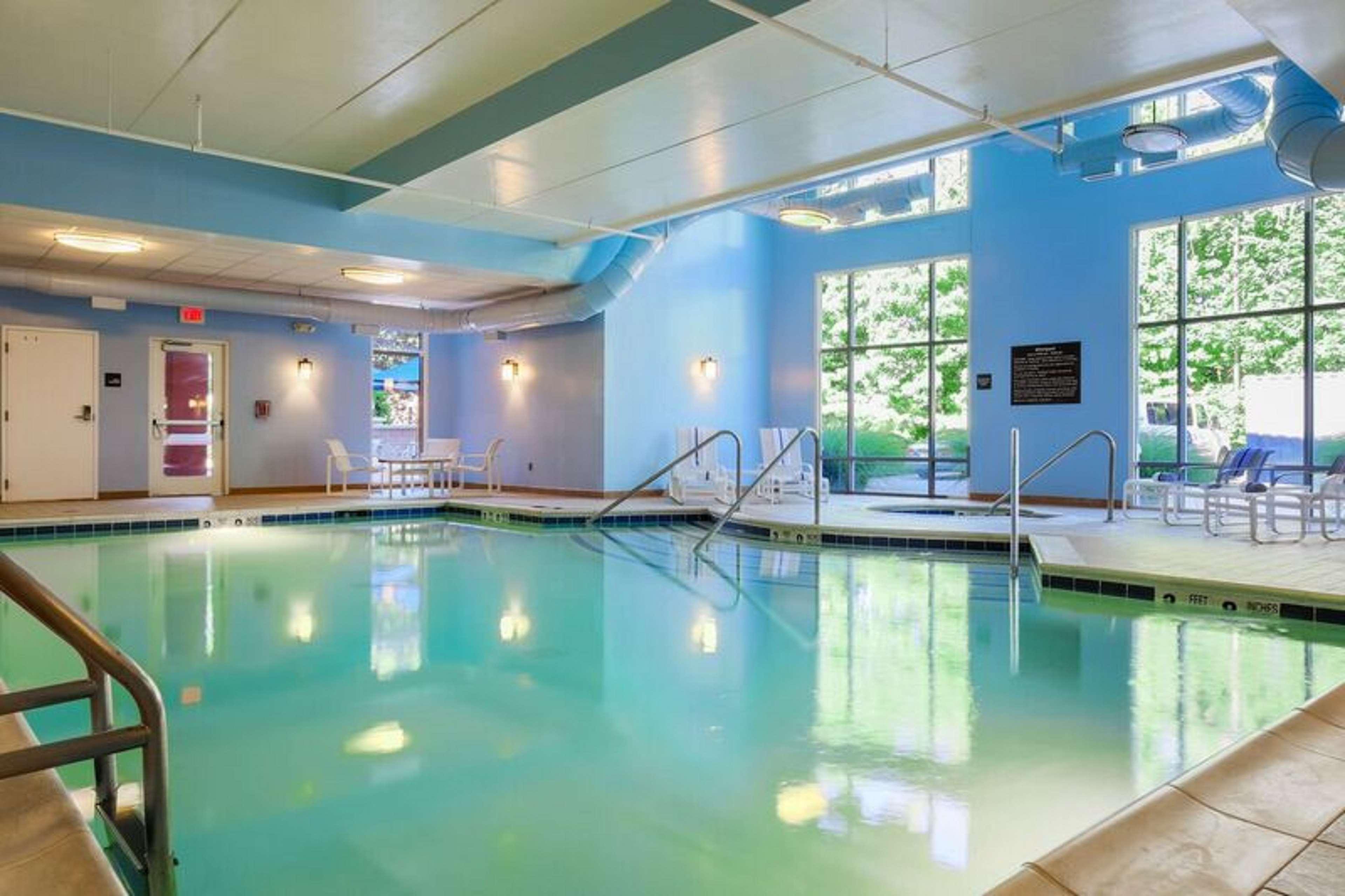 Hampton Inn & Suites Poughkeepsie Spackenkill Extérieur photo