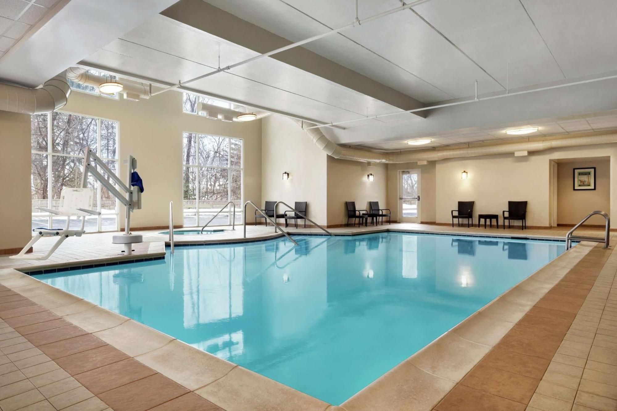 Hampton Inn & Suites Poughkeepsie Spackenkill Extérieur photo