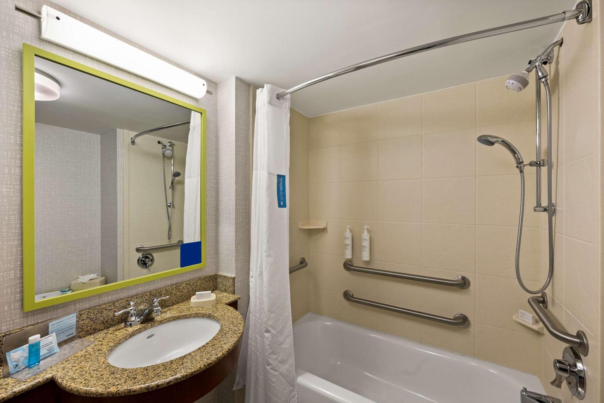 Hampton Inn & Suites Poughkeepsie Spackenkill Extérieur photo