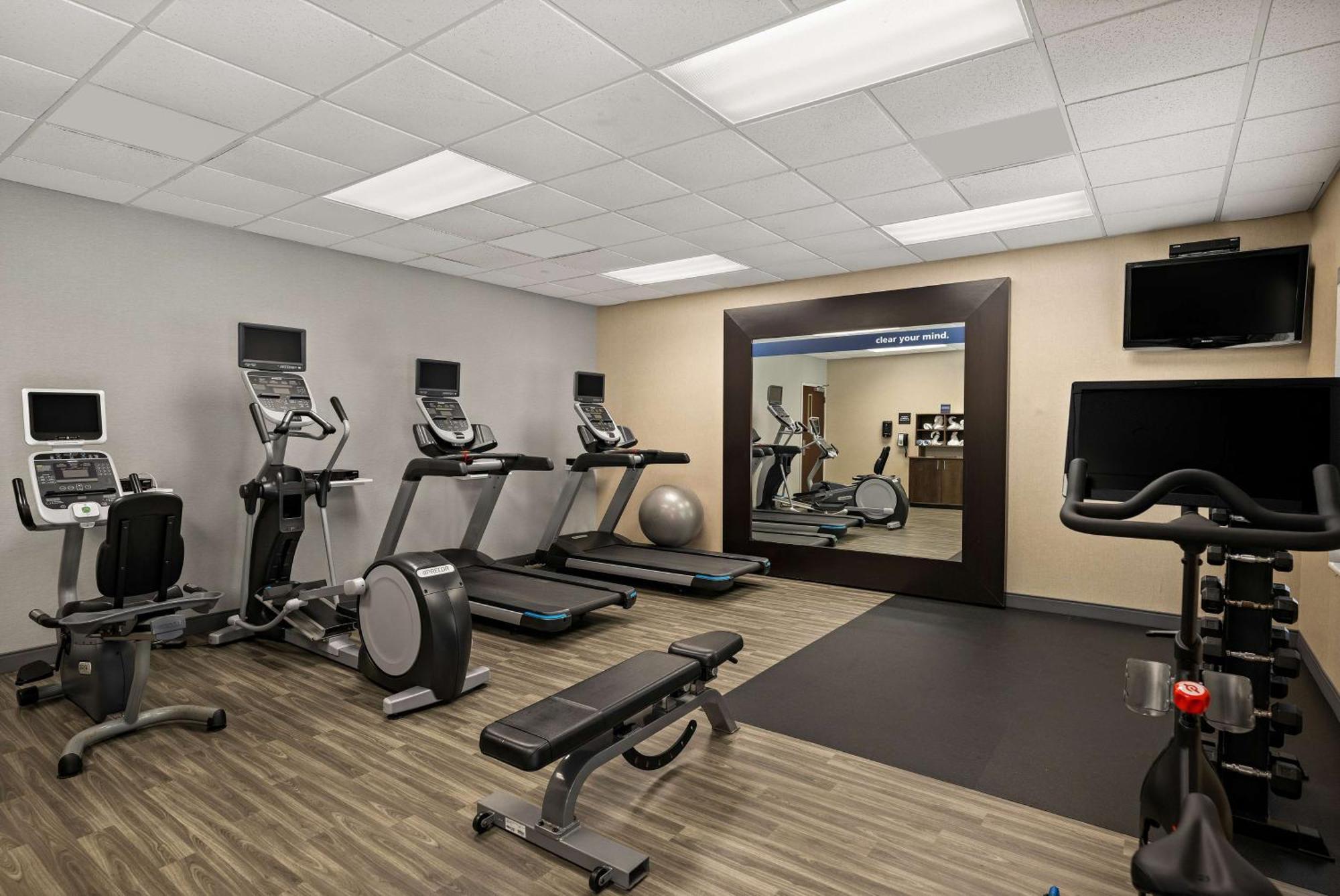Hampton Inn & Suites Poughkeepsie Spackenkill Extérieur photo