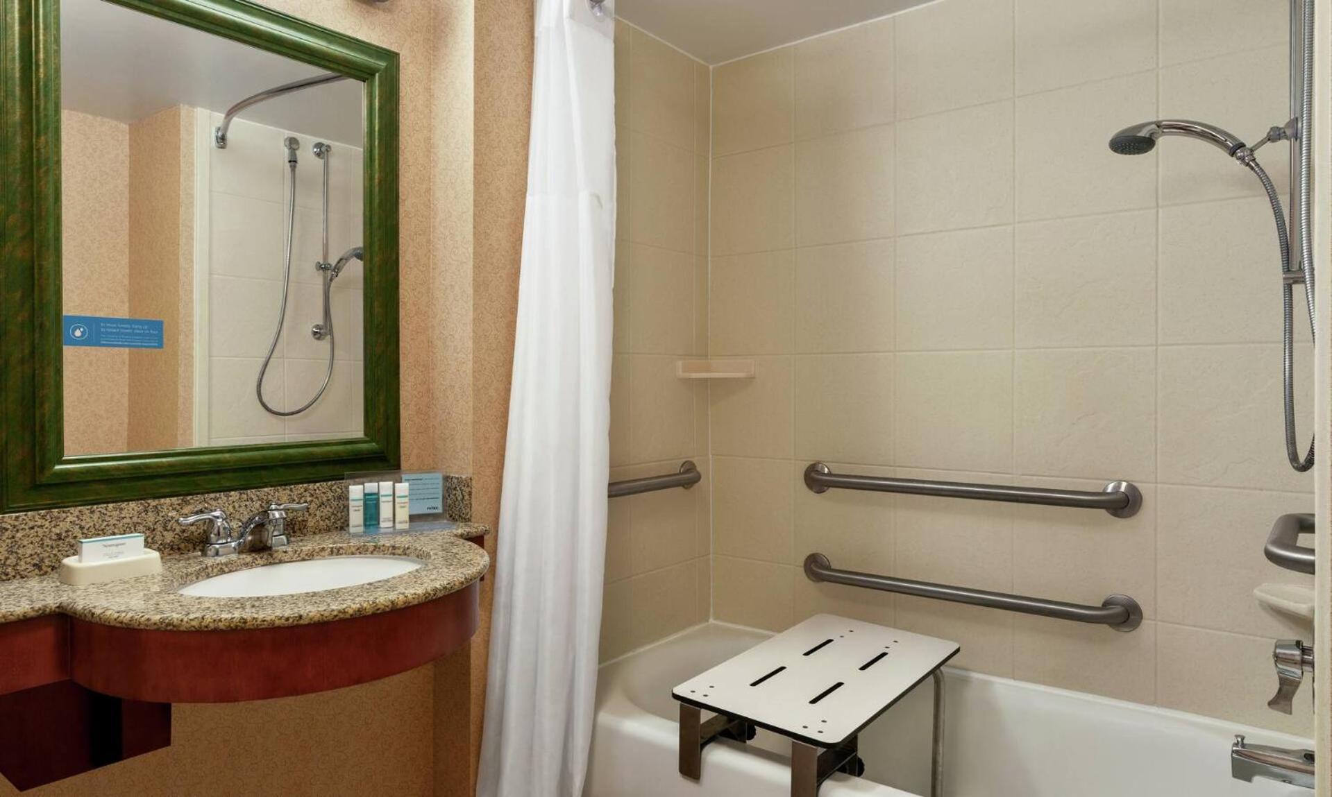 Hampton Inn & Suites Poughkeepsie Spackenkill Extérieur photo